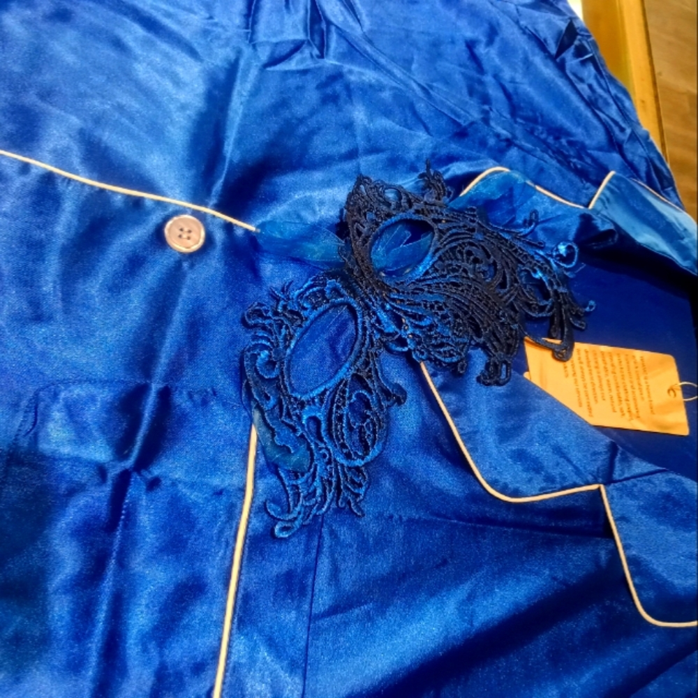 3xl Blue Silk Satin Pajamas with Matching Mask.